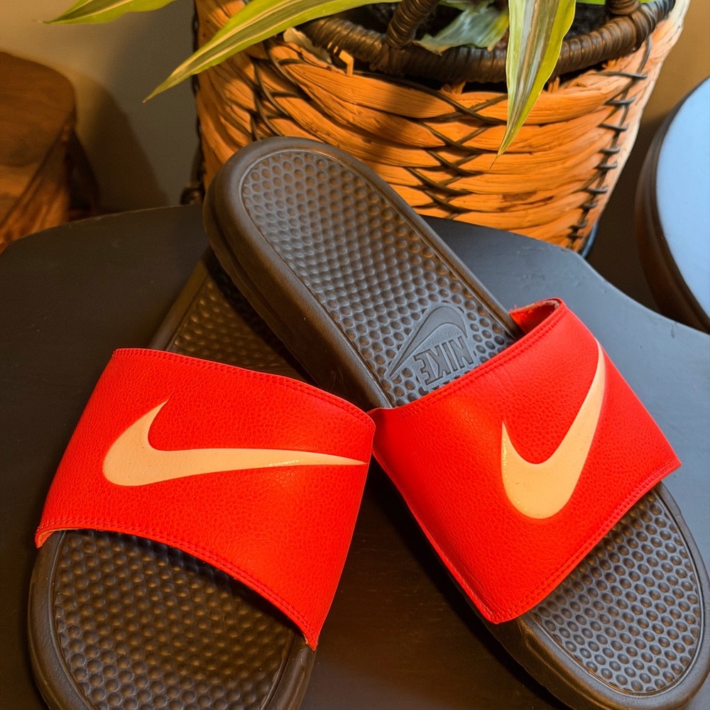 Nike fluorescent orange Slide Sandals sz 13 men’s. Euc.